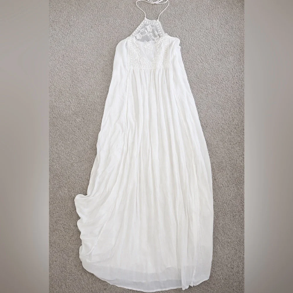 Abercrombie & Fitch White Lace Halter Maxi dress size Medium